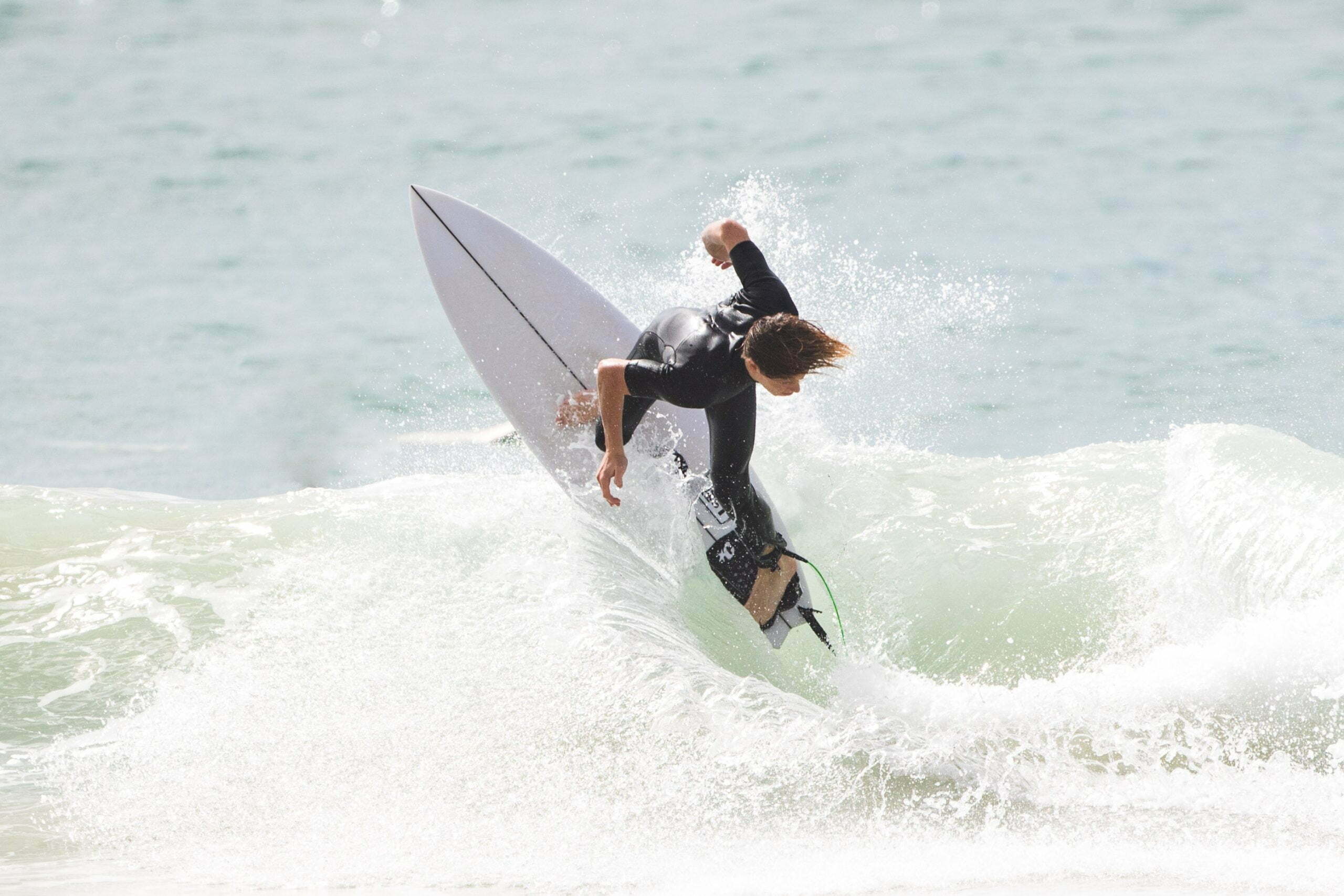 MAN SURFING